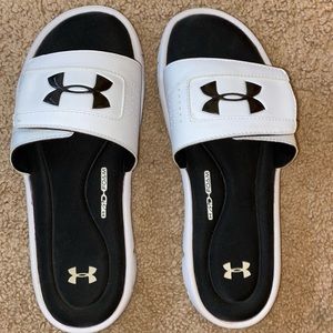 Under Armour women’s Velcro slides size 9